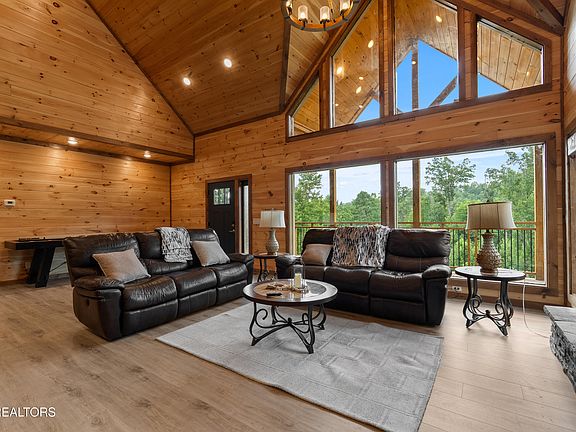 4th image of 334 Long Hollow Rd