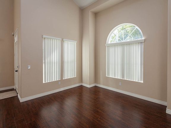 5th image of 33626 Delphinium Ln