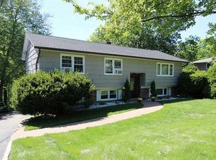 63 Longdale Rd, Mahopac, NY 10541