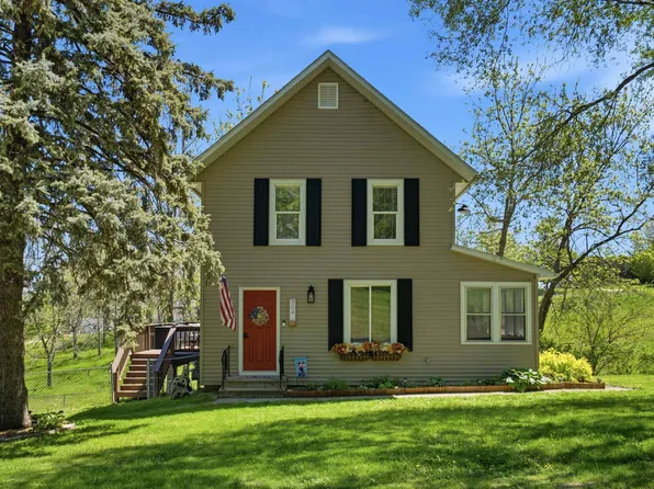 304 N Franklin St, Andrew, IA 52030