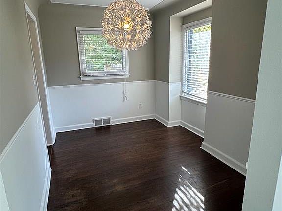 5th image of 740 W Maplehurst St