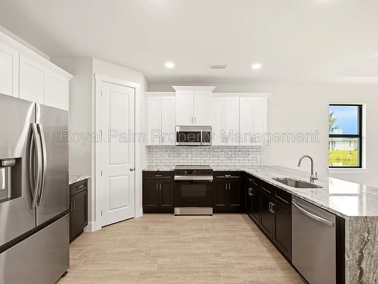 3518 NE 21st Pl — Photo 10