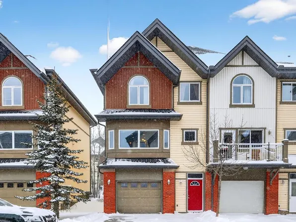 1902 Wentworth Vlg SW, Calgary, AB T3H 0K8