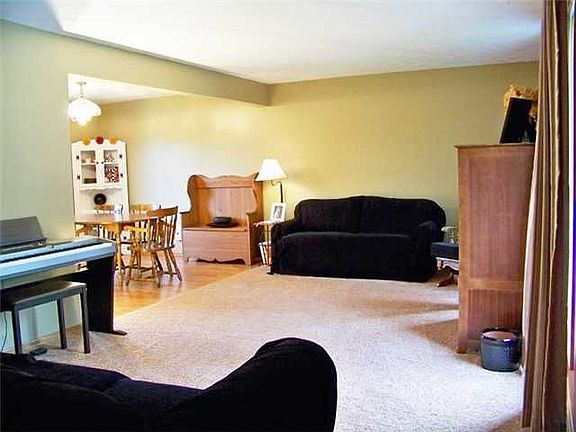 2nd image of 14 Saveria Dr