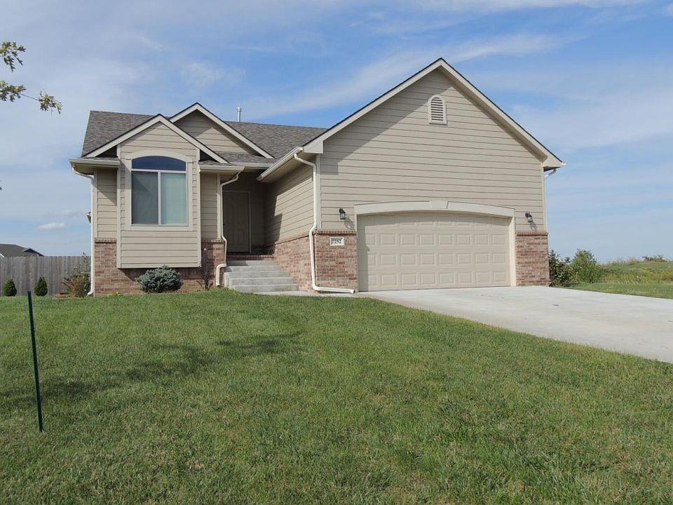 Great curb appeal!