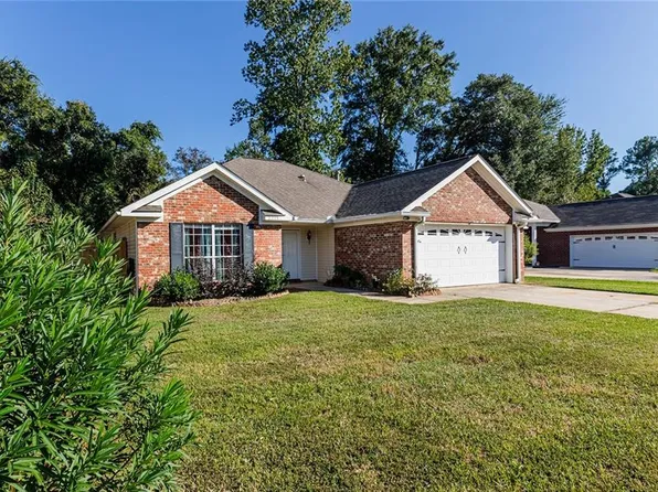 2215 Spring Grove E, Mobile, AL 36695