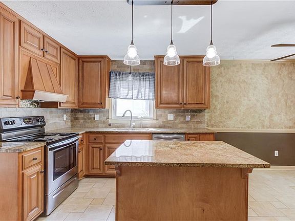 2nd image of 6564 Parkside Way