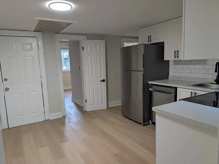 714 Elliott St — Photo 29