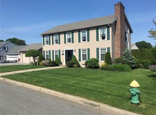 42 Hollyhock Dr, Cranston, RI 02920