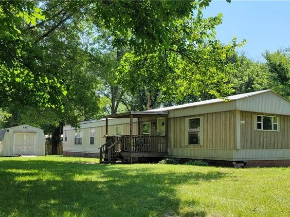 205 Cedar St, Liberty, KS 67351