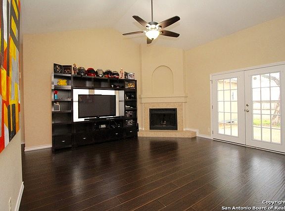 3rd image of 3026 Beacon Field Dr