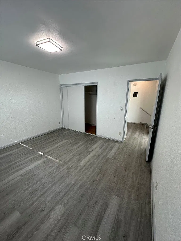 2 bed, 1050 sqft, $2,700 — Photo 4