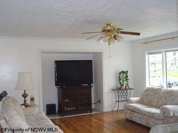 3rd image of 307 Aurora Dr