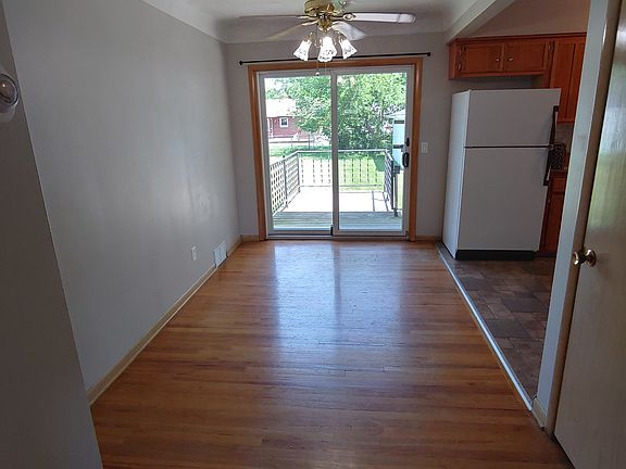 4th image of 18200 Adams Dr