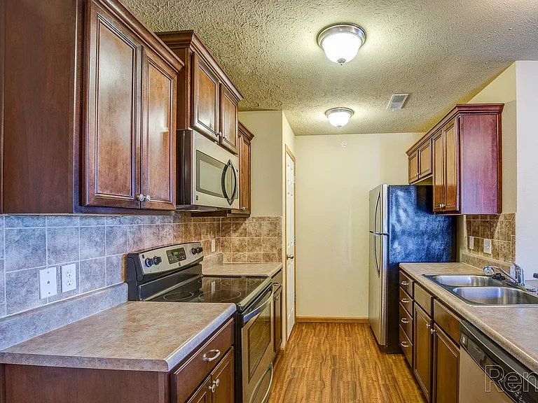 Weaver Creek Apartments — Photo 24