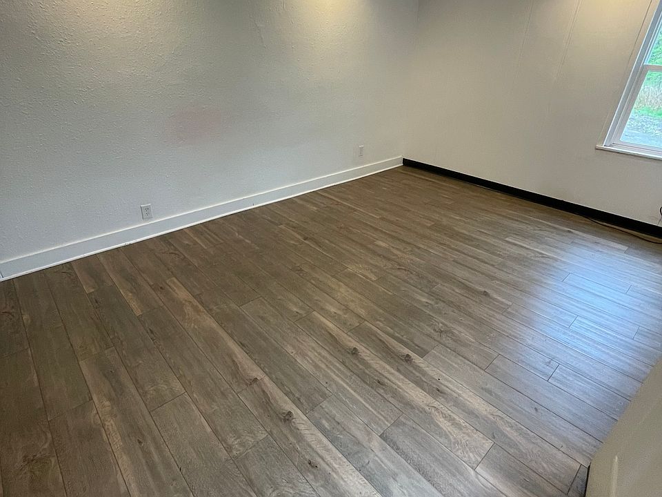 1st image of 1303 Park Ave E #4