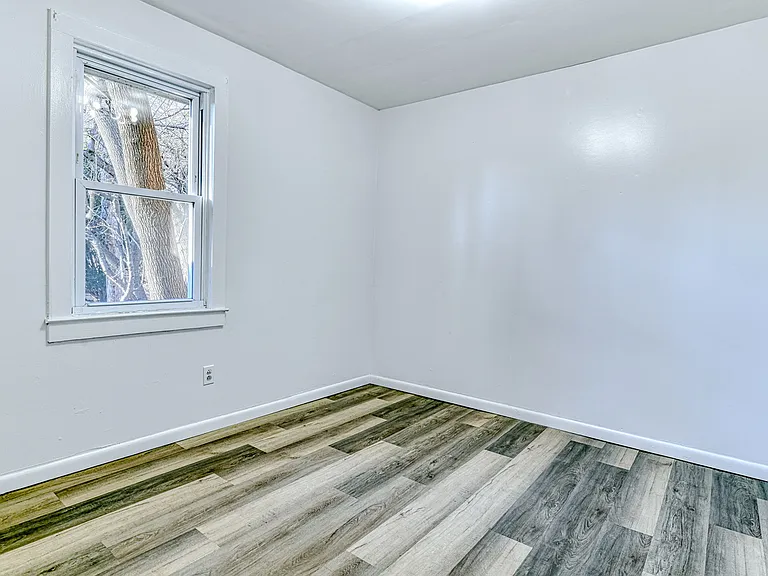 19 Innis Ave — Photo 18
