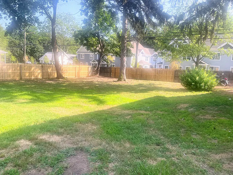 233 Valley St — Photo 13