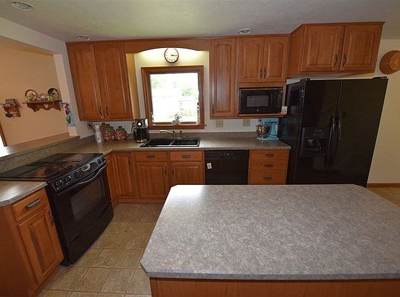 4th image of 2102 E Lincoln Ave