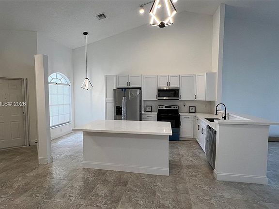 3rd image of 2615 Spiceberry Ln