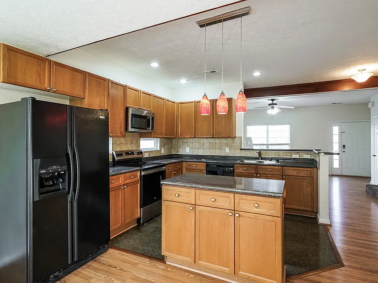 7212 Legacy Dr — Photo 7
