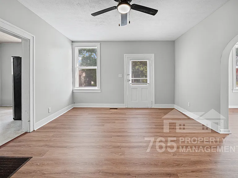 308 N 5th St — Photo 3