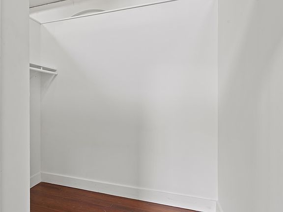 5th image of 601 S 5th St #206