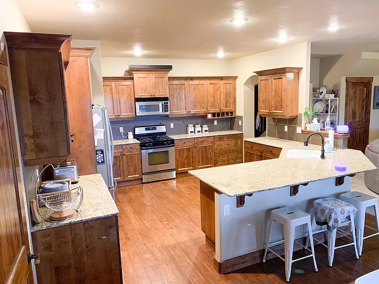 880 W Bacall St — Photo 10