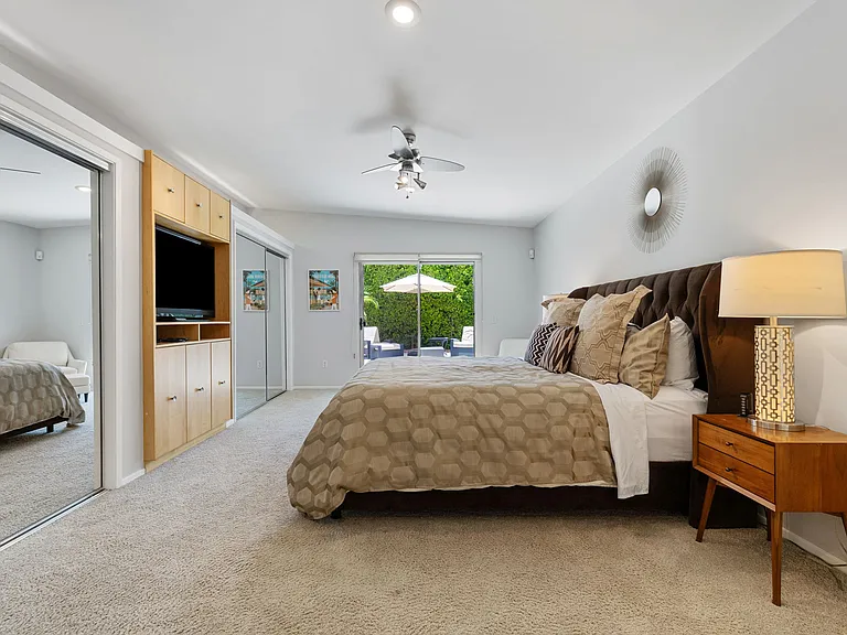 622 N Monterey Rd — Photo 42