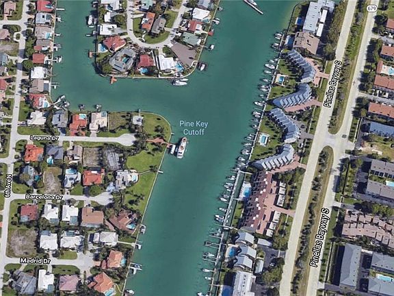 4th image of 492 Laguna Dr