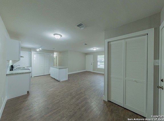 4th image of 6911 Tallahasse Dr