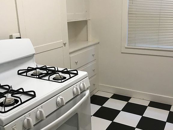 3rd image of 721 22nd St APT 02