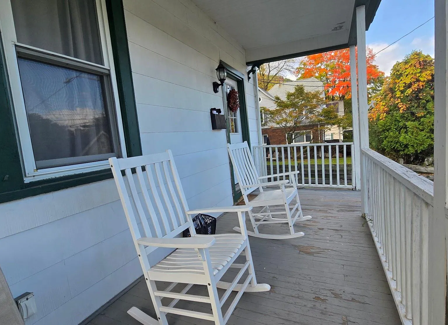 2 bed, 1.0 bath, 696 sqft, $2,400 — Photo 3