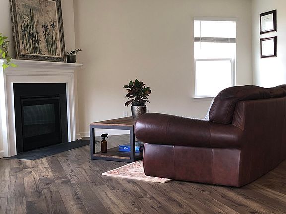 4th image of 3329 Harmony Ct NE