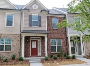 2028 Highland Village Dr, Cary, NC 27511