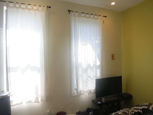 Rented by Nooklyn NYC LLC | media 65