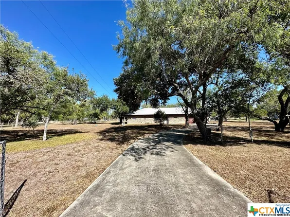 5994 Coletoville Rd, Victoria, TX 77905