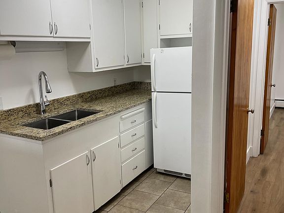 5th image of 812 E Ramona Ave