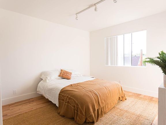 4th image of 226 N Avenue 57 APT 301