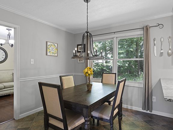 5th image of 10133 Delle Meade Dr