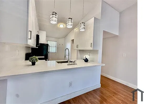 9994 Nob Hill Pl — Photo 2