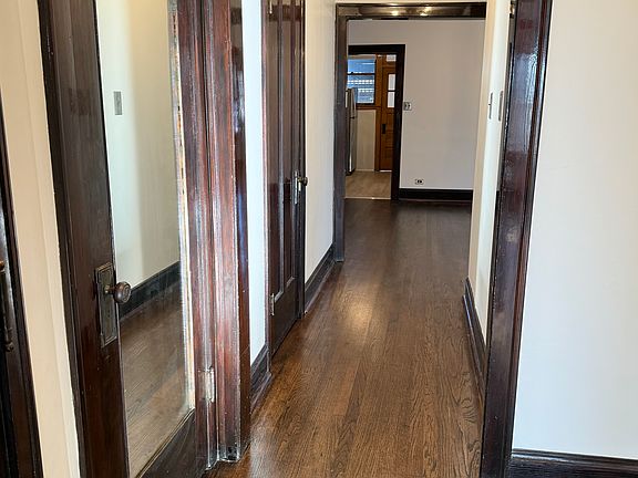 4th image of 4207 N Francisco Ave #1
