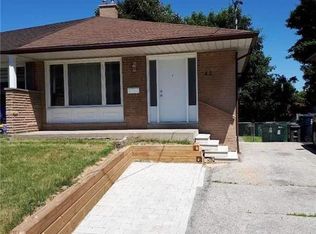 42 Pender Cres, Toronto, ON M1T2M7