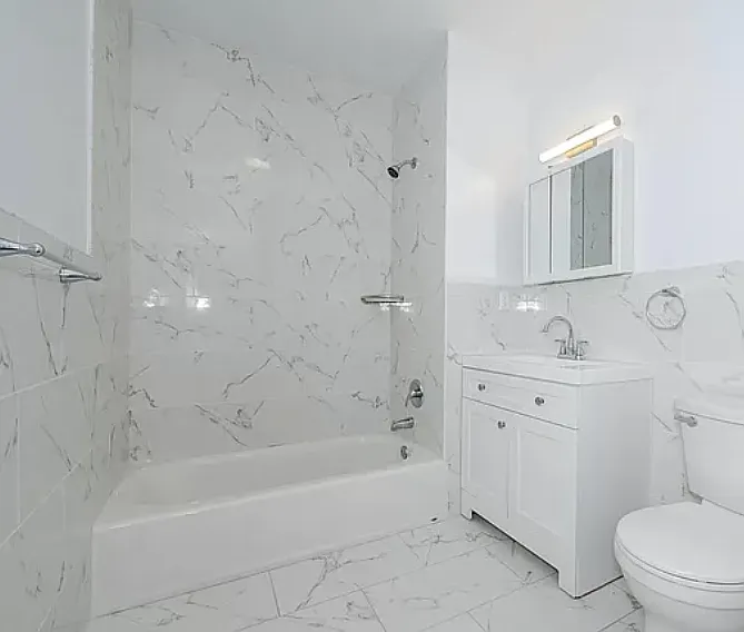 2115 Burr Ave #3B — Photo 5