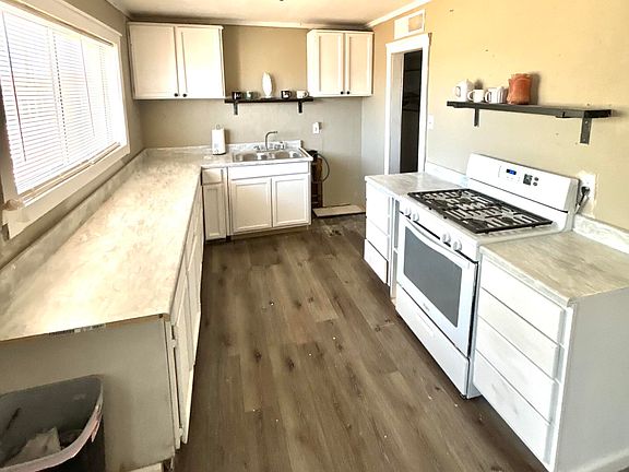 3rd image of 5733 Tropicana Ave