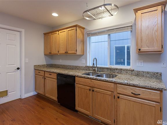 5th image of 1409 196th St E