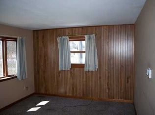 1521 Lakeview Dr, Hatley, WI 54440