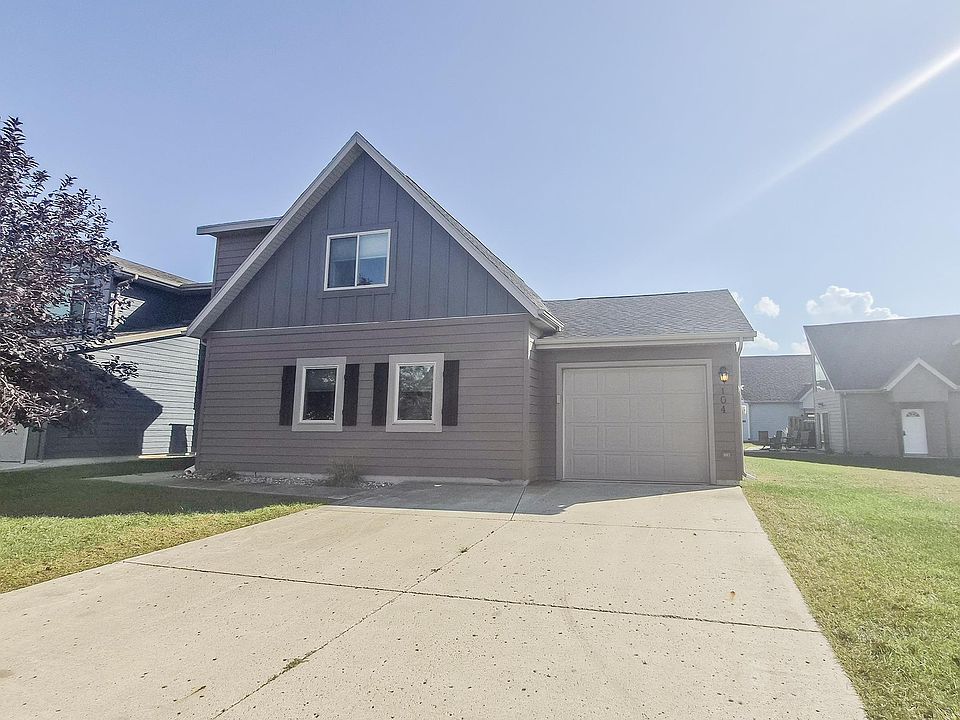 1st image of 290 240th Ave #104