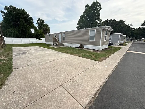 1221 N Valrico Rd #27 Photo 1