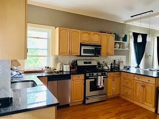 18 Hunt St #2 — Photo 3
